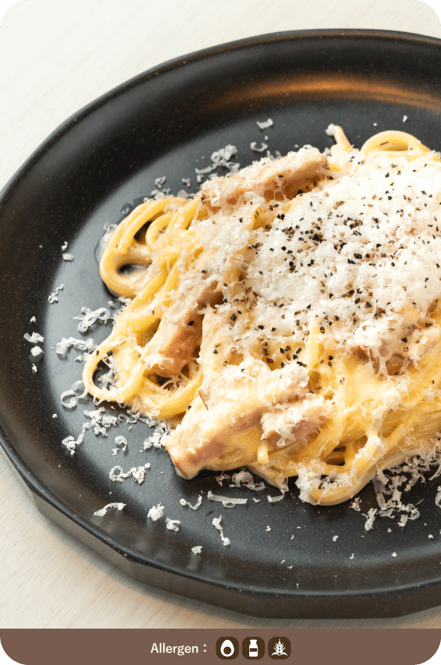 半熟卵の濃厚カルボナーラ